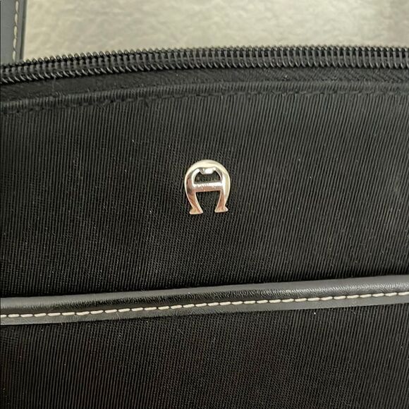 Etienne Aigner Black Shoulder Bag Sleek Structured Design - Picture 2 of 12